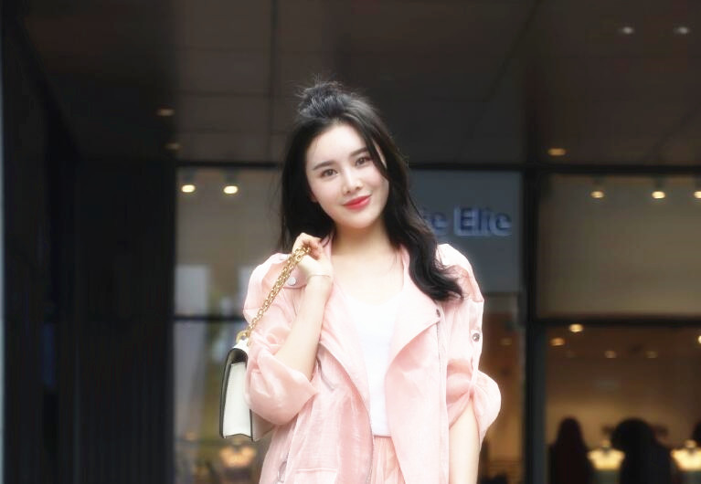 漂亮兼 职小少 妇男 人最 爱温 柔体 贴风情 万种身 材好相 拥入 眠小 憩和 谐性 爱最重 要